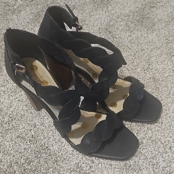 Navy Blue Boden Black Scalloped Heels - Picture 1 of 9